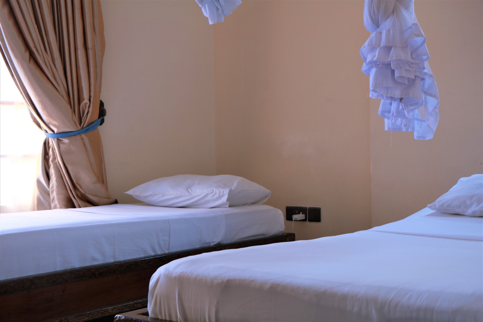 Spacious 2 bedroom beachfront in Mombasa-Malindi R. Affordable furnished Hotel for vacation in Nyali Road | Zuru Life Africa